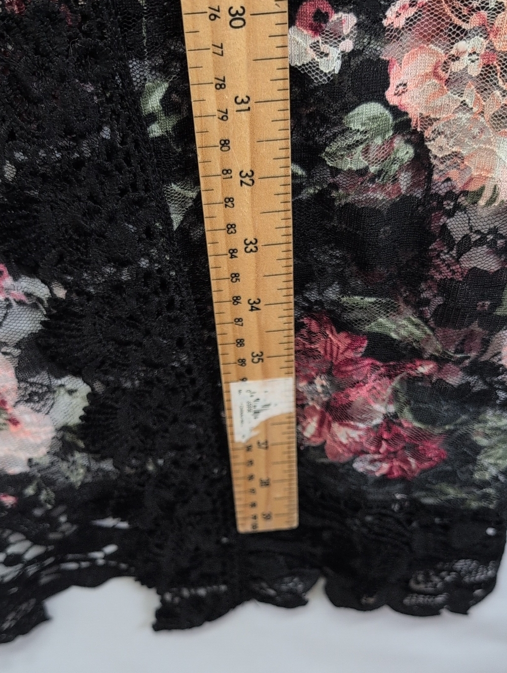 249.Delicate‎ Floral Lace Kimono Robe - Black with Pink Floral - Picture 4 of 5
